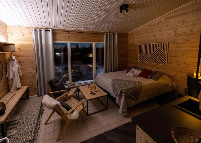 Log House With Sauna&Jacuzzi!