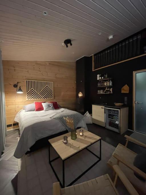 Log House With Sauna&jacuzzi! Apartment Rovaniemi