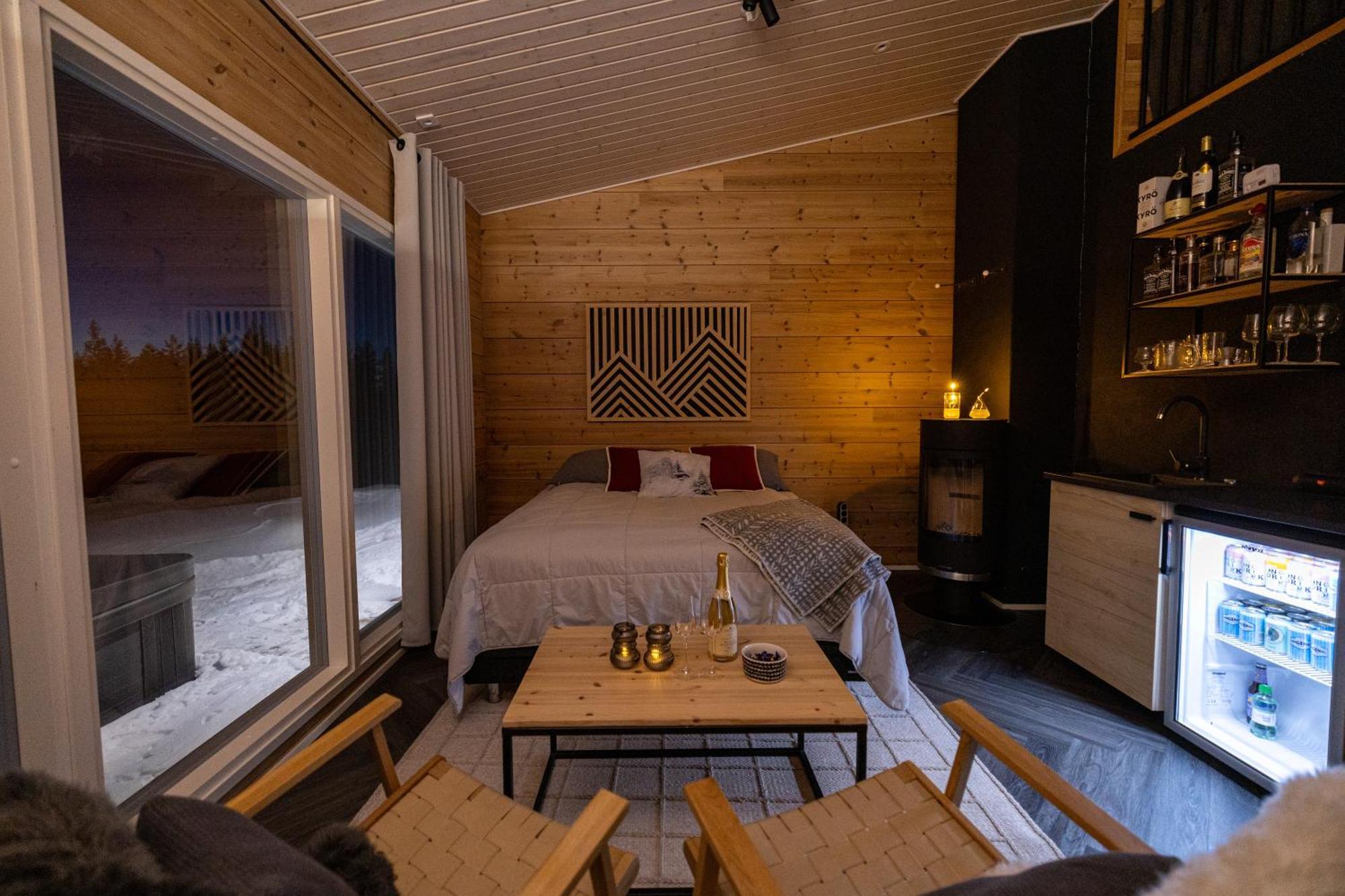 Apartment Log House With Sauna&jacuzzi! Rovaniemi